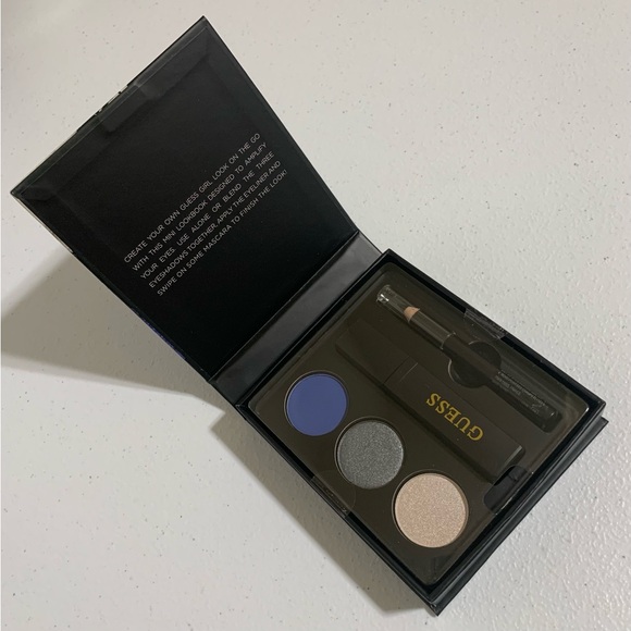 Guess ‘Smokey’ Eye Mini Look Book Makeup Set-New - Picture 5 of 9